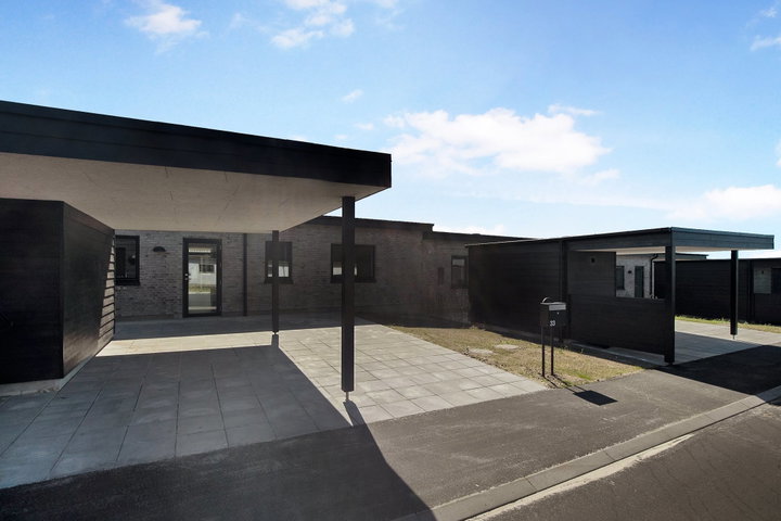 Moderne enderækkehus med terrasse og carport - Hovensvej, Aabybro - 1