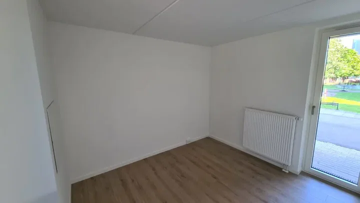 Lys 2-værelses lejlighed med elevator og parkering - Tårnfalkevej, Frederikssund - 2