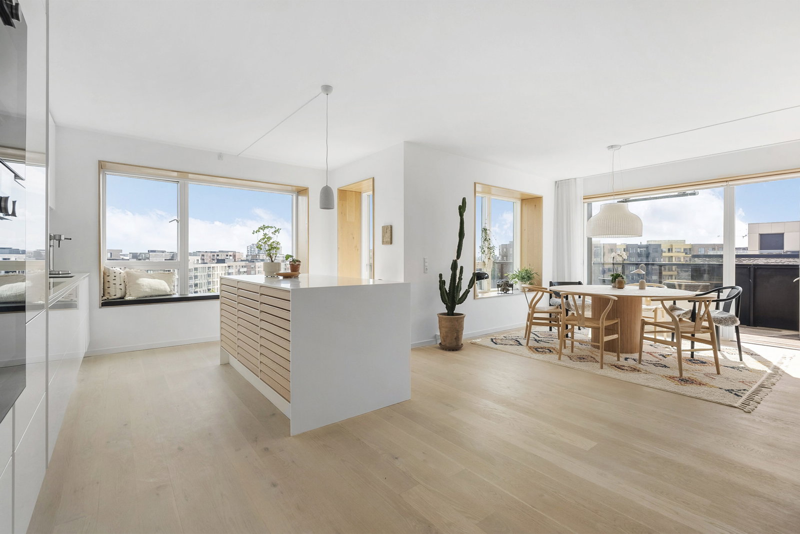 apartment Spacious Two-Storey Home with Large Sun Terrace