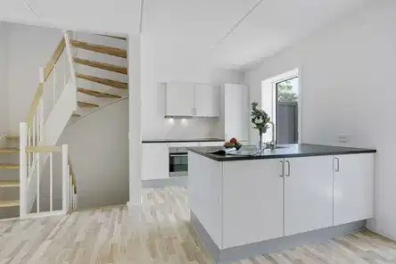 townhouse 4-værelses rækkehus med central beliggenhed i Hørning