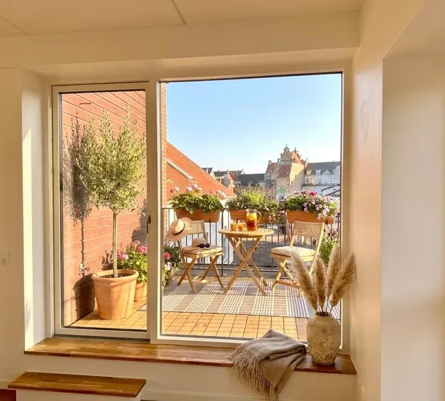 apartment Lys 4-værelses bolig over to plan i Hjørring
