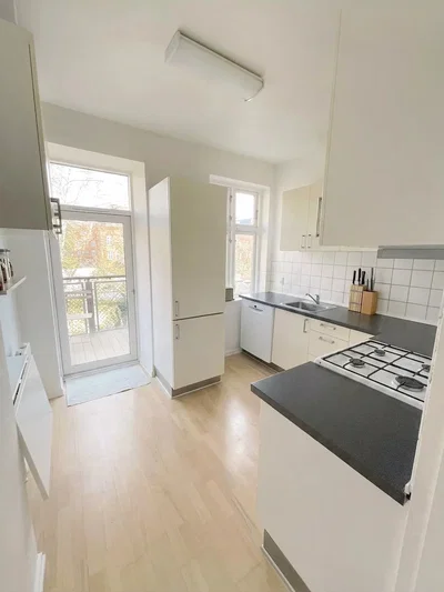 Indbydende 4-værelses på 100 m2 med altan og moderne bekvemmeligheder - Dannebrogsgade, Aalborg - 1