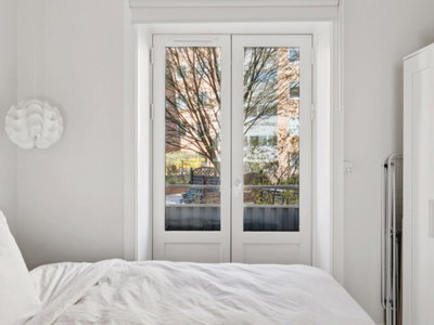 Renoveret 2-værelses lejlighed med fransk altan på Østerbro - Lange-Müllers Gade, København Ø - 4