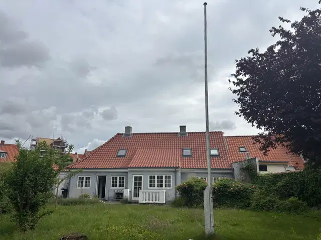 house Rummeligt hus med privat have nær kysten