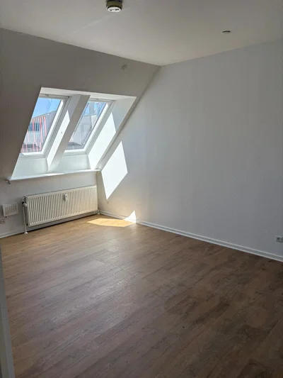Lys 2-værelses taglejlighed med nye gulve - Houmannsgade, Horsens - 1