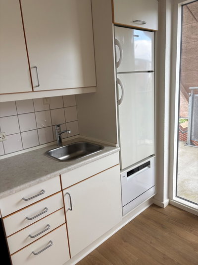Lys 2-værelses taglejlighed med nye gulve - Houmannsgade, Horsens - 2
