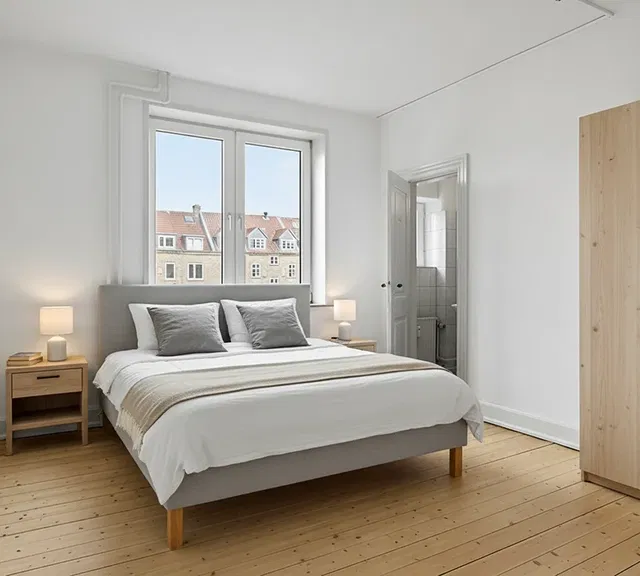 apartment Lys 2-værelses med kig til Østre Anlæg i klassisk murstensejendom