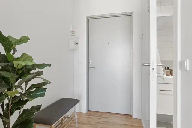 apartment 1-værelsesbolig med metro og natur tæt på