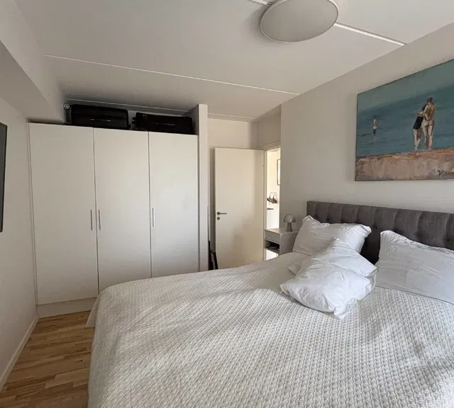 apartment Lys og flot 4-værelses med sydvendt altan