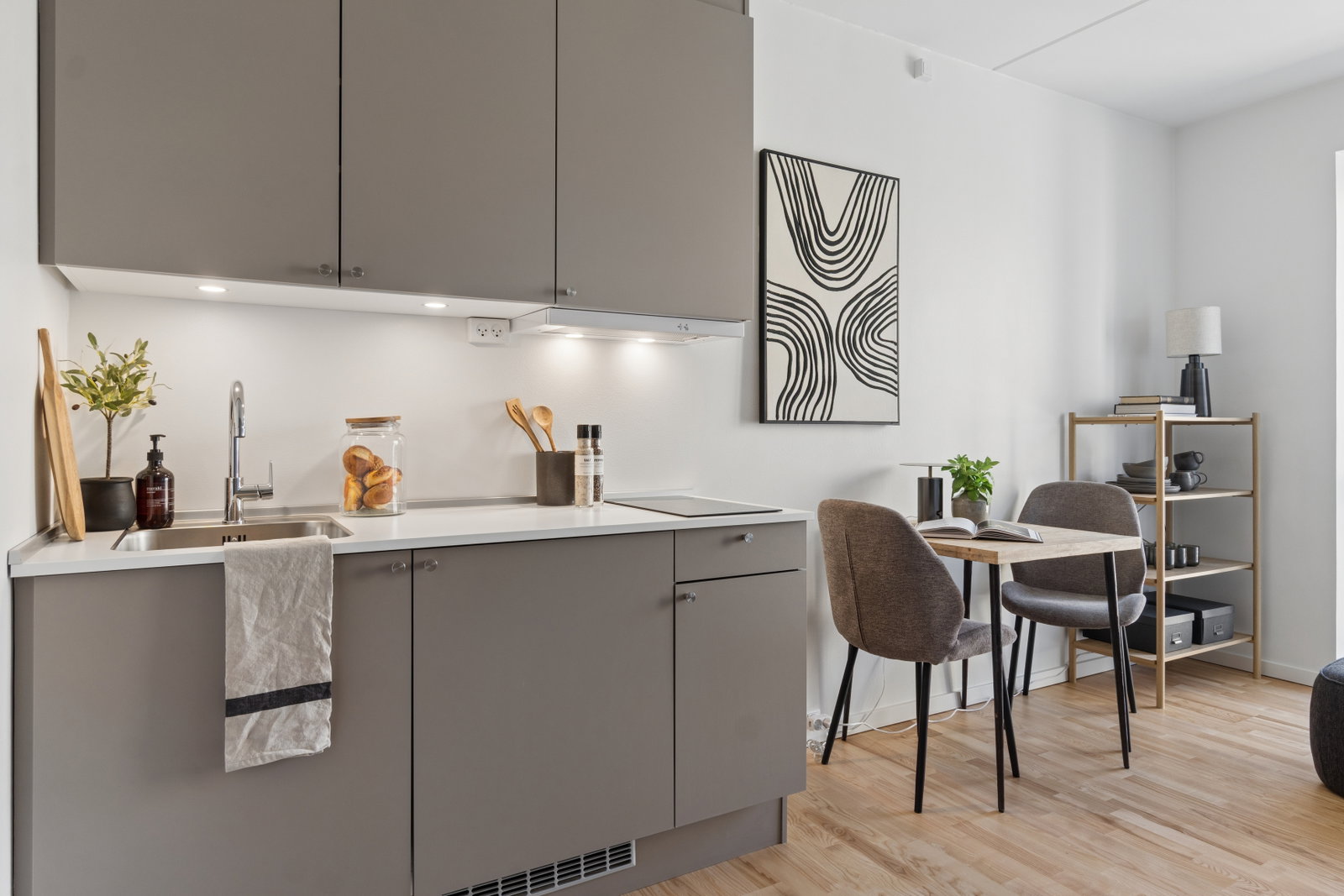 apartment 1-værelsesbolig med metro og natur tæt på