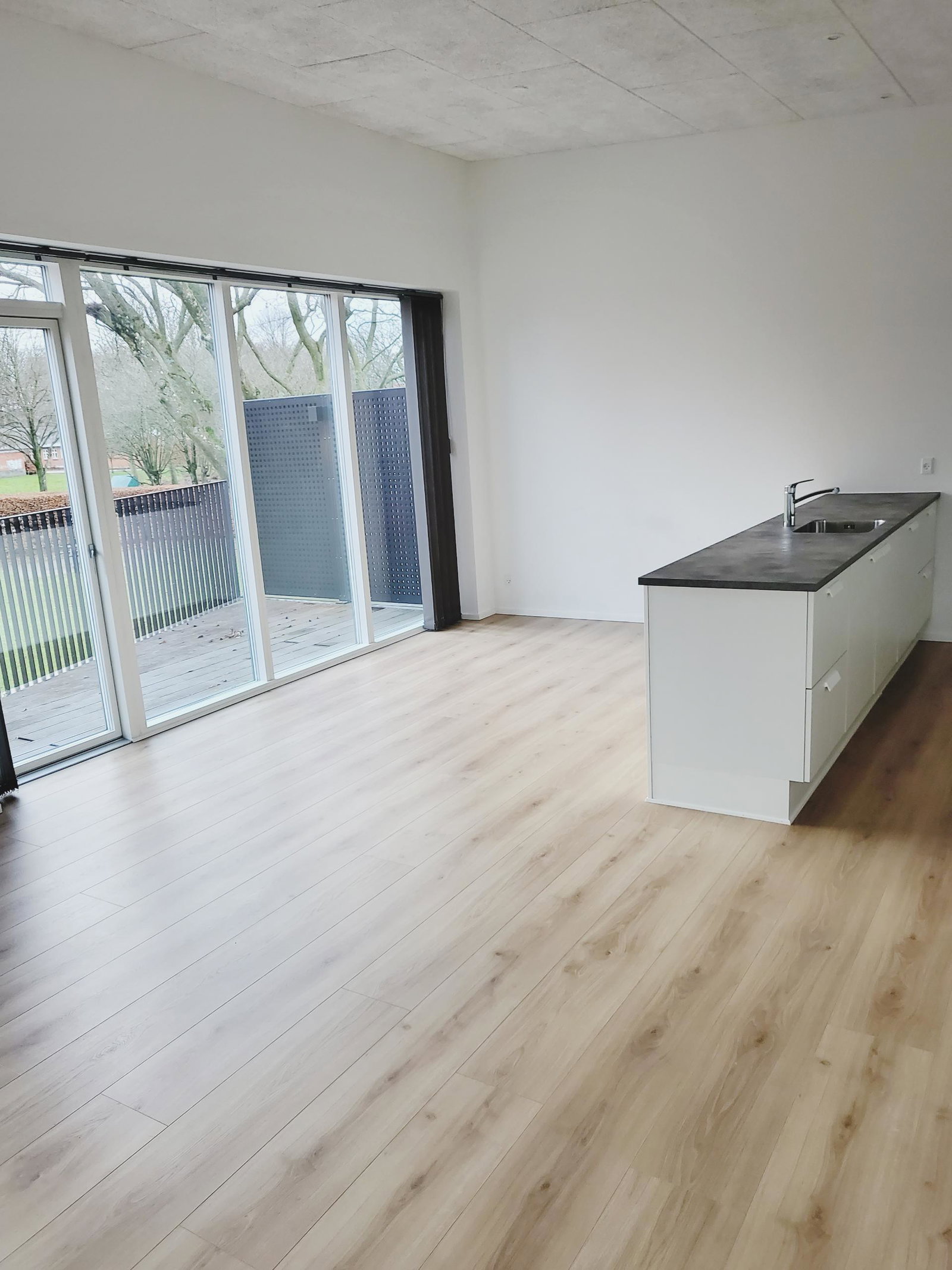 apartment Modern 87 m² Apartment with South-Facing Balcony