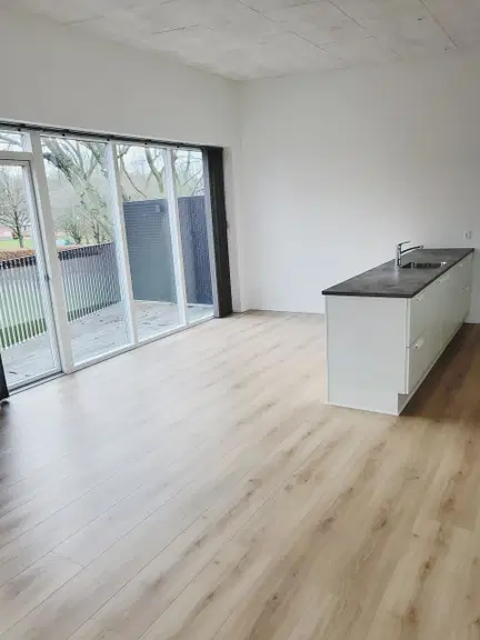 apartment Modern 87 m² Apartment with South-Facing Balcony