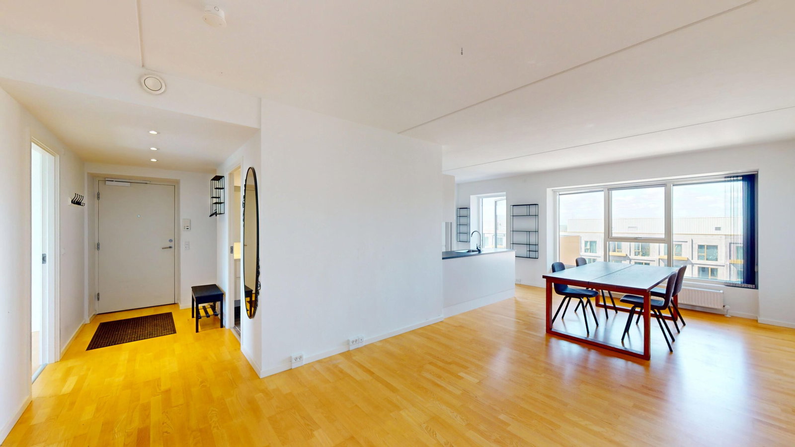 apartment Lys 107 m² lejlighed med tre værelser i København S