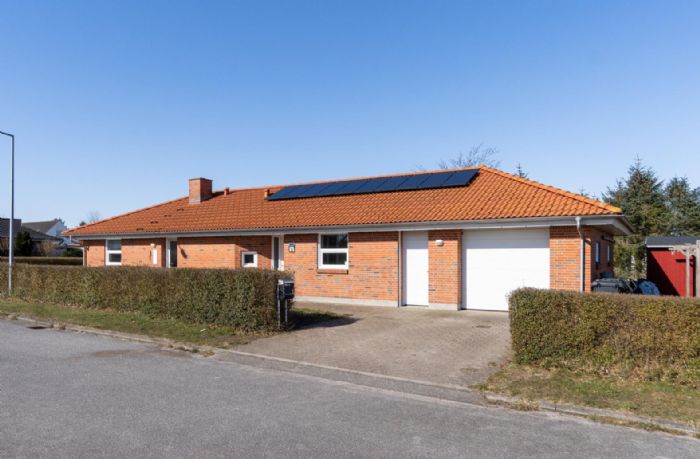 Villa med 4 værelser og lukket have i Hørmested - Vibevej, Sindal - 0