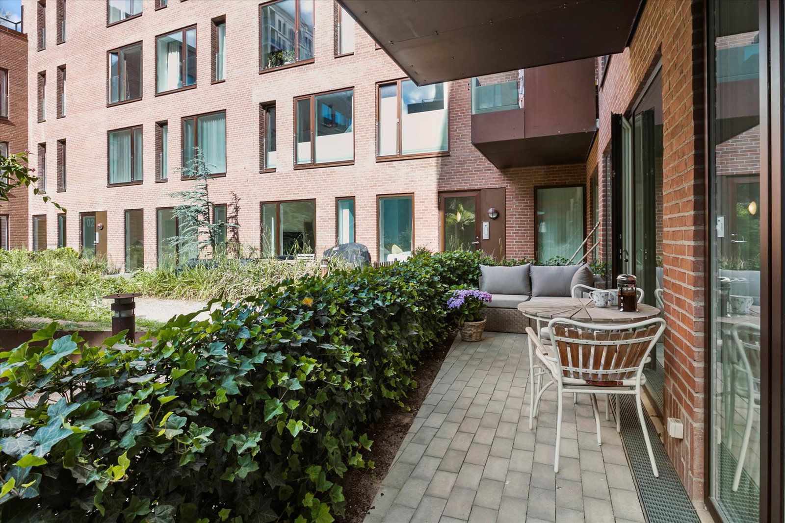 Visual presentation of the listing