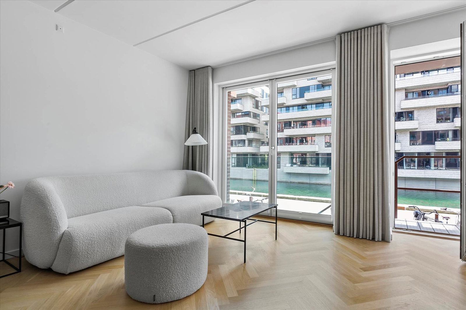 apartment Moderne bolig med terrasse og direkte adgang til kajen