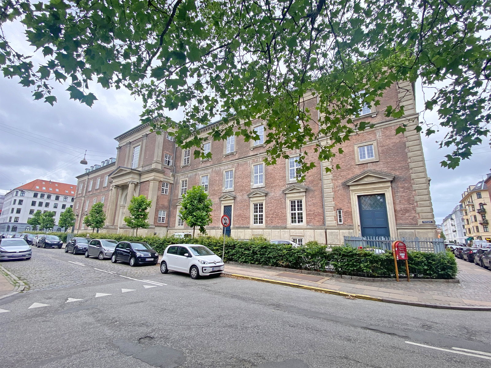 apartment Møbleret lejlighed i to etager uden bopælspligt