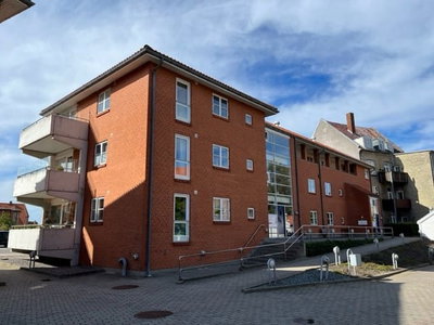 2-værelses lejlighed med altan og kælderrum - Laur Larsensgade, Nykøbing F - 1