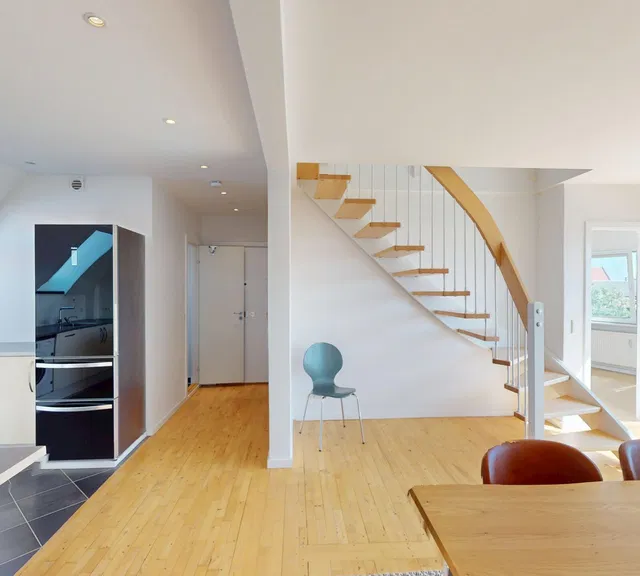 apartment Rummelig 99 m² lejlighed med 2 altaner på København Ø