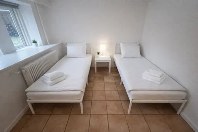 Møbleret lejlighed med eget køkken og soveværelse - Kastetvej, Aalborg - 2
