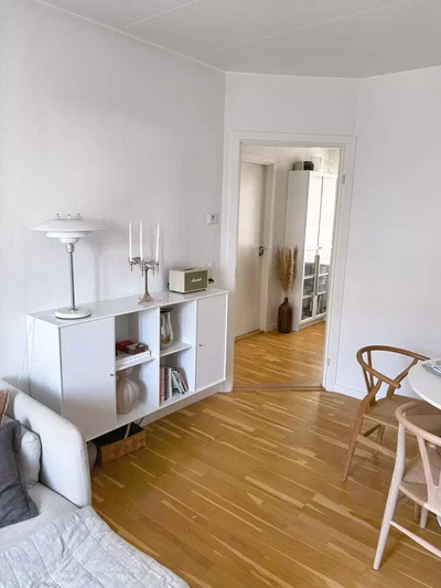 Lys 2-værelses i stueplan med privat terrasse, parkering og husdyr tilladt efter aftale - Blegkilde Alle, Aalborg - 2