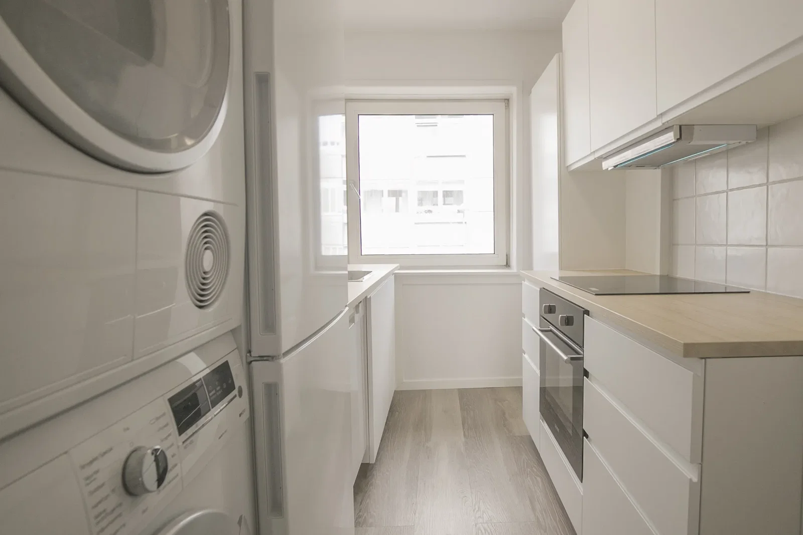 apartment Bright 1-Bedroom Apartment Centrally Located in Nørresundby – Pets Allowed