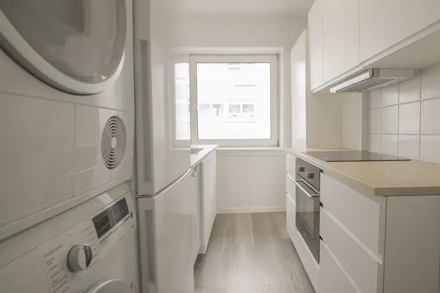 apartment Bright 1-Bedroom Apartment Centrally Located in Nørresundby – Pets Allowed