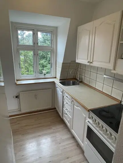 apartment LYS 2-VÆRELSES MED UDSIGT I VESTBYEN (KORTTIDSLEJE)!