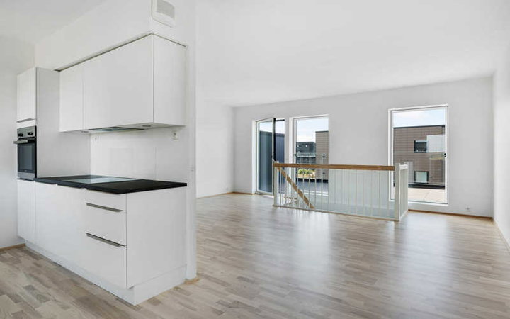 Rummelig bolig i to etager med privat tagterrasse - Skibsager, Solrød Strand - 0