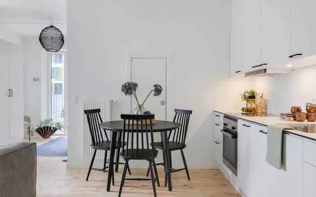 apartment Moderne 4-værelses lejlighed med altan i Rødovre