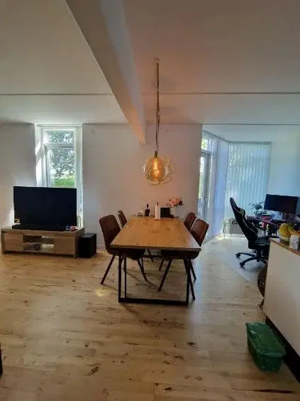 apartment Lys 2-værelses med terrasse, opvaskemaskine og parkering – ledig 1. november