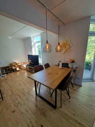 Lys 2-værelses med terrasse, opvaskemaskine og parkering – ledig 1. november - Myrdalstræde, Aalborg Øst - 1