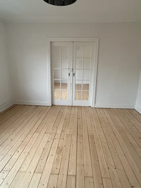 apartment Lys og delevenlig 3-værelses på 100 m2 med stilrent køkken og vaskesøjle