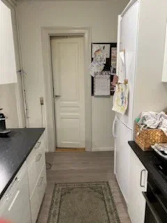 Rummelig 3-værelses på 2. sal med to stuer en suite og nyere køkken – mulighed for parkering - Søndergade, Frederikshavn - 2