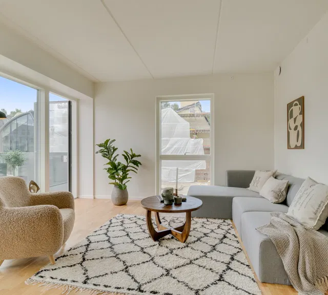 apartment Lys 4-værelses lejlighed med altan i Odense SV