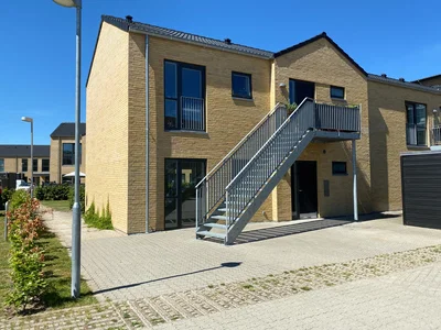 Lys 2-værelses stuelejlighed med have og terrasse - Ans Søpark, Ans By - 4