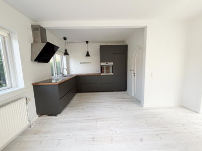 Hyggeligt hus med have og solrige terrasser i Virum - Klokkerbakken, Virum - 4