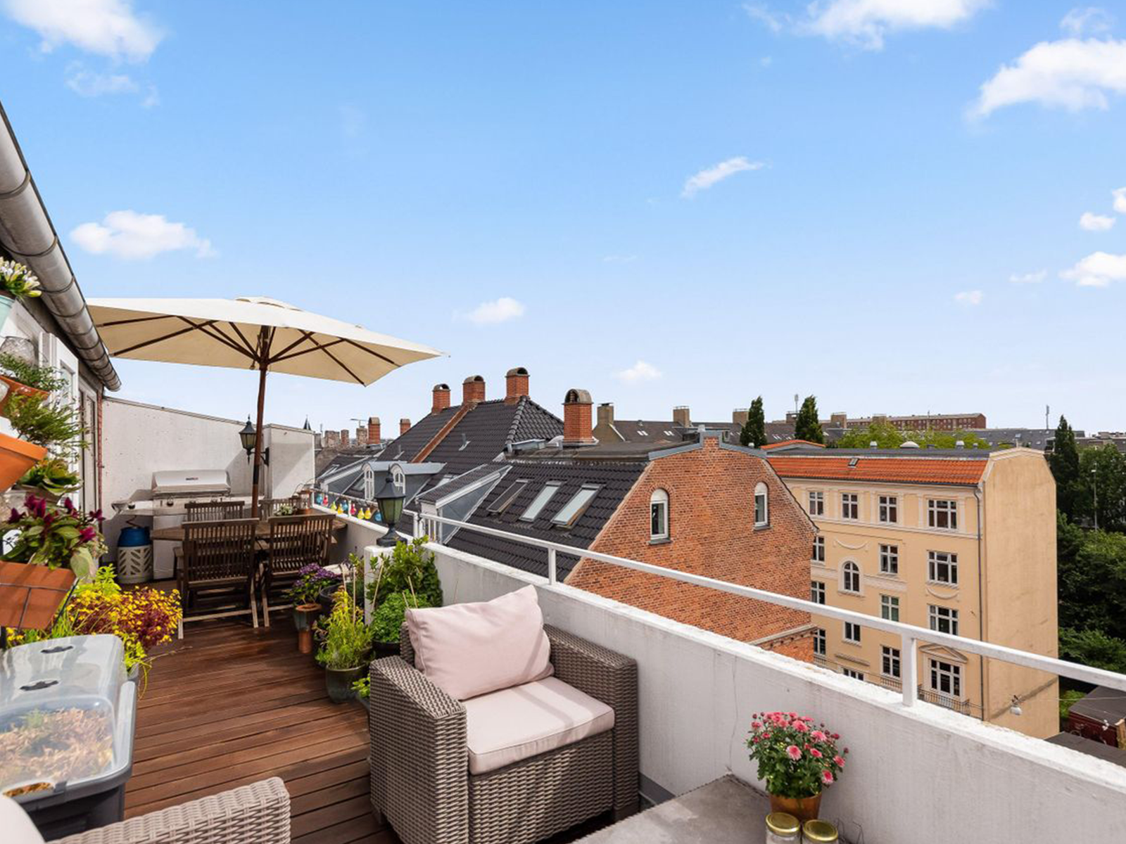 apartment Furnished penthouse with large terrace in Frederiksberg
