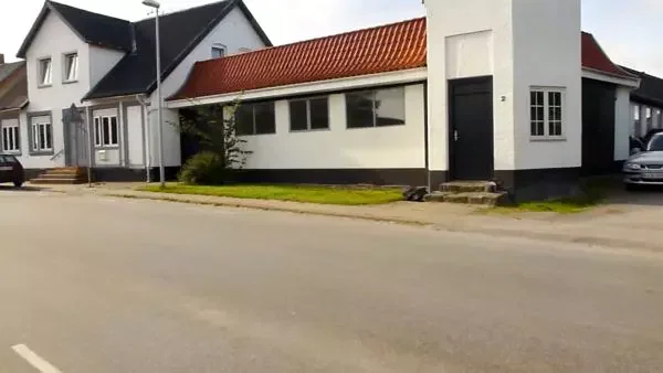SINDAL - Hyggelig 1-værelses i stueplan med parkering og husdyr tilladt – tæt på bus og indkøb - Amagergade, Sindal - 0