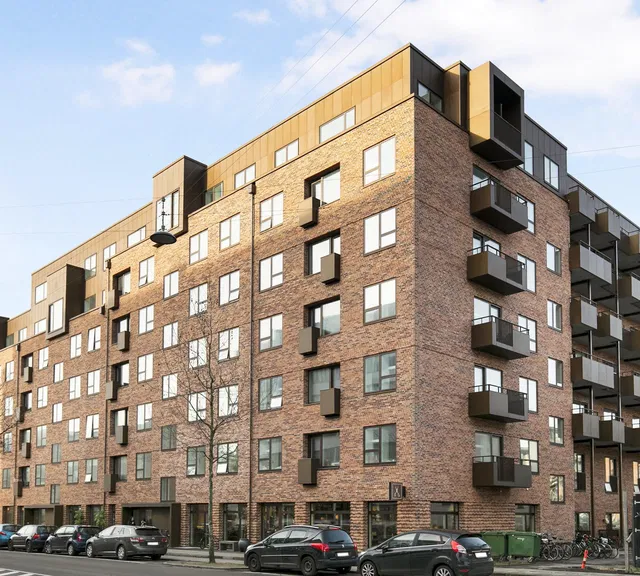 apartment Lys 4-værelses bolig med privat altan