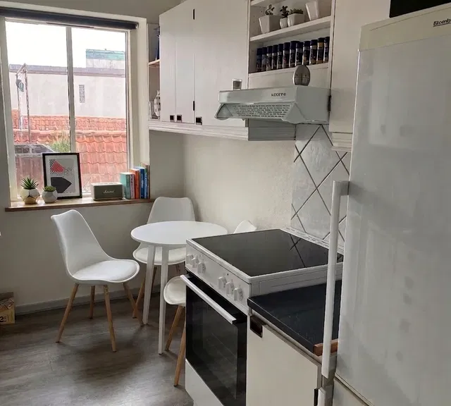 apartment Indflytningsklar 3-værelses med spisekøkken, opvaskemaskine og badekar