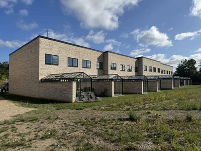 Flot 4vær rækkehus med orangeri og egen parkeringsplads - Baneparken, Vipperød - 1