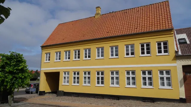 apartment Lovely 3-Room Home