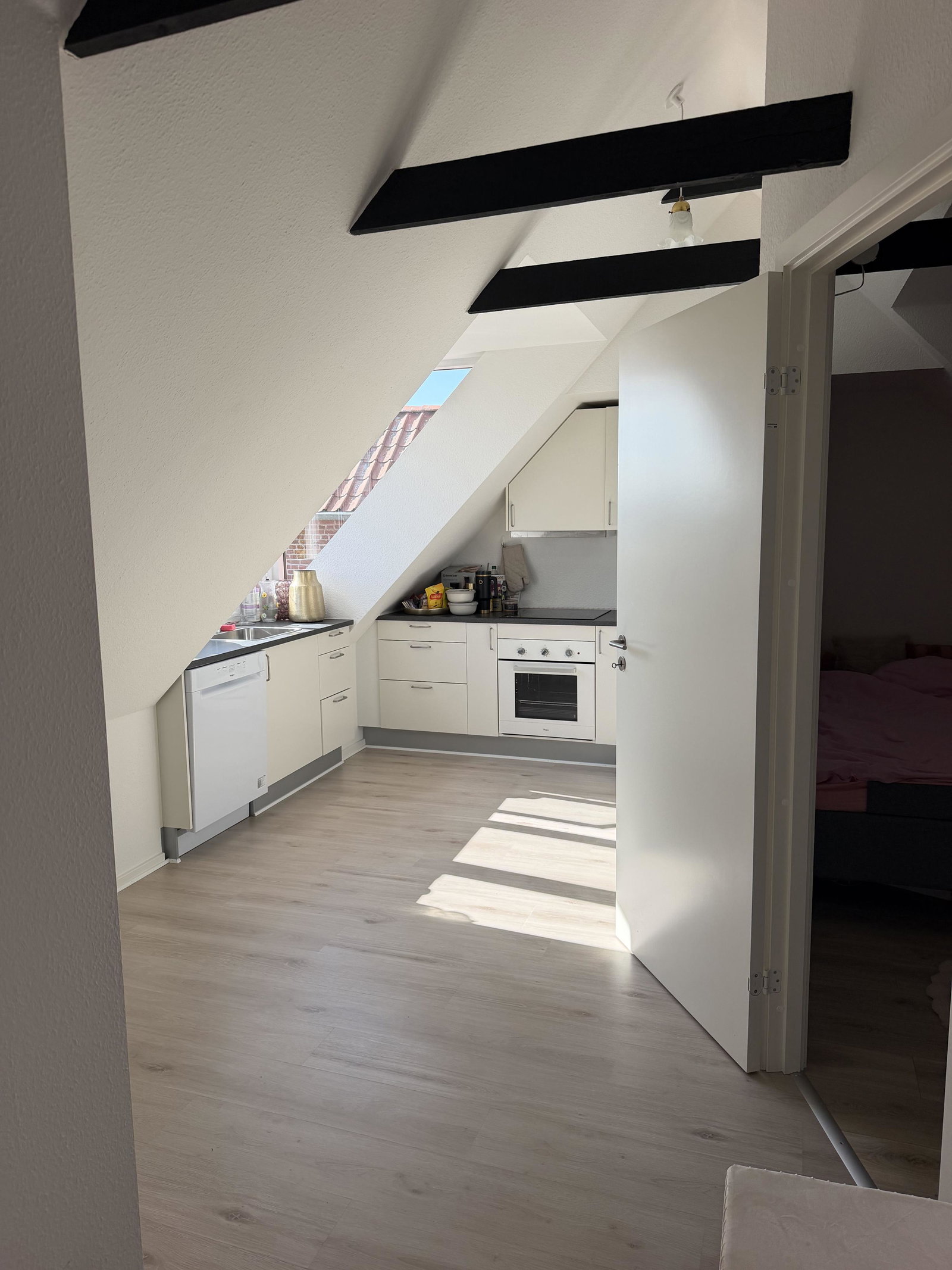 apartment Lys og hyggelig lejlighed med loft til kip