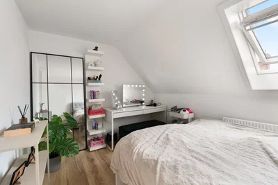 Lys 2-værelses på 61 m2 med synlige bjælker, tagvindue og moderne køkken - Vestergade, Horsens - 4