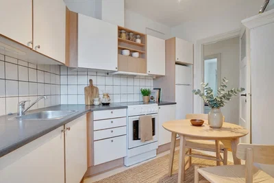 Lys 3-værelses på 4. sal med byudsigt, to altaner og elevator – 98 m2 med depotrum og delebil - Vesterbro, Aalborg - 1