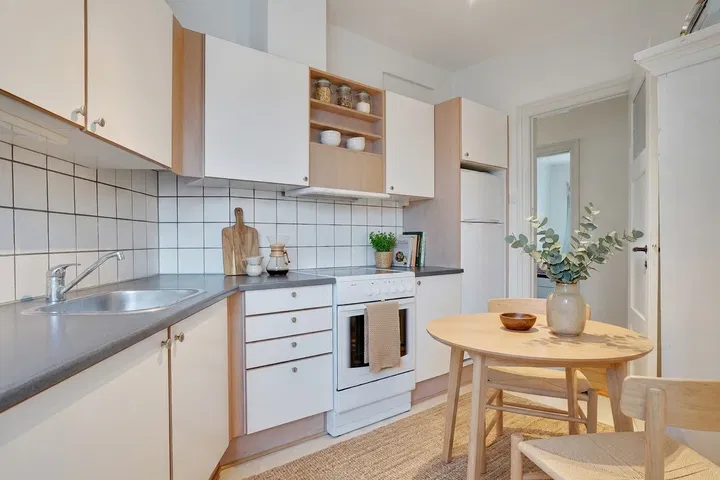 Bright Three-Room Apartment on the 4th Floor with City Views, Two Balconies and Elevator – 98 m² with Storage Room and Car Sharing - Vesterbro, Aalborg - 1
