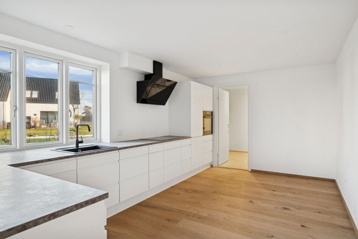 4-Room Semi-Detached House with South-West-Facing Terrace - Pilemøllevej, Ishøj - 0