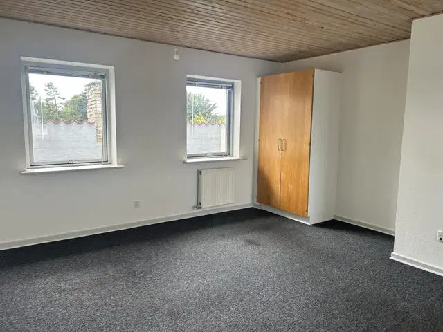 apartment Lys etværelseslejlighed med egen indgang