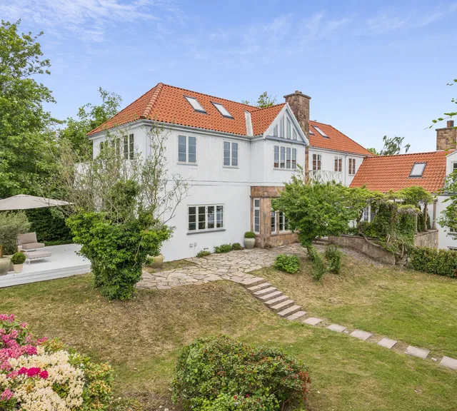 house Historisk liebhaverbolig med moderne komfort i Skovshoved
